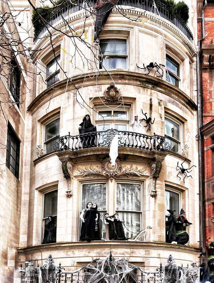 Gothic Bay Window Figures