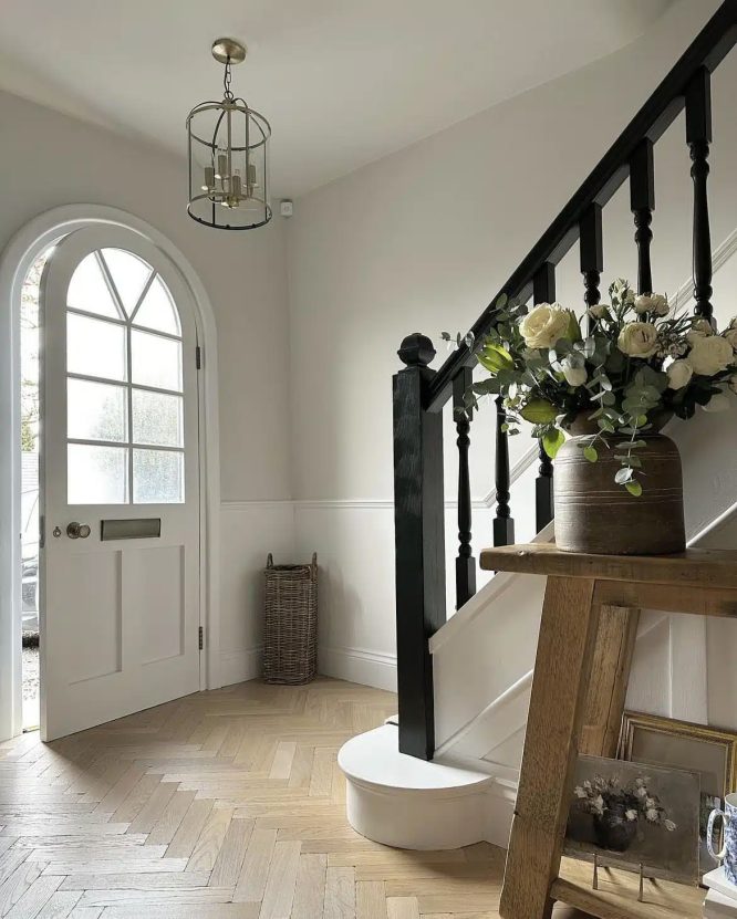 Black and Cream Hallway Ideas