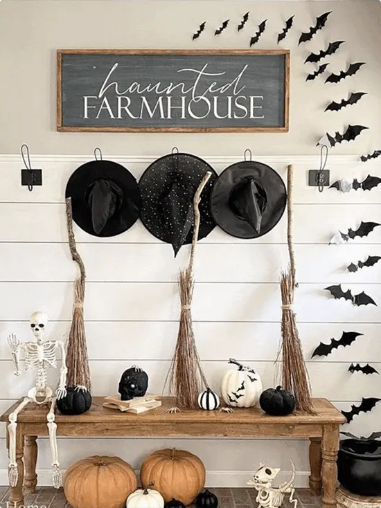 Farmhouse Halloween Entry Bench